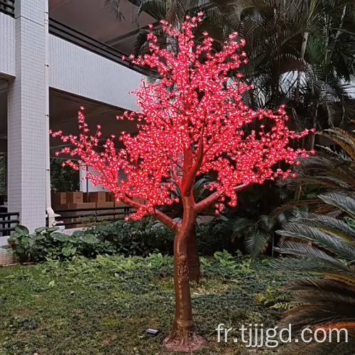 Arbre de fleur de pêche conduit